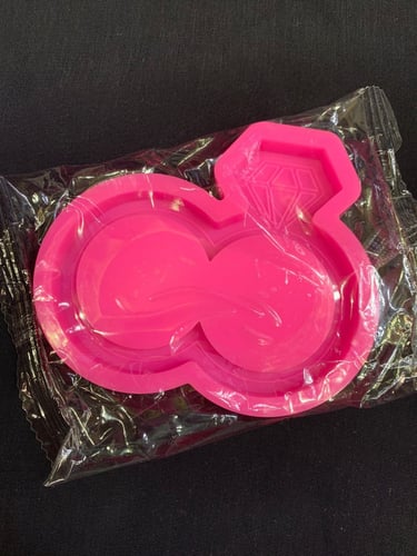 برواز سيلكون الدبلتين