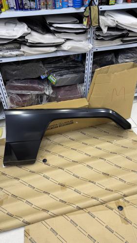 اذن رفرف يمين جيب ربع وشاص اصلي جديد 2006 وتحت