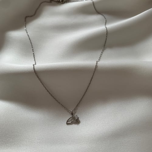 سلسال فضة مزين بالزركون بتصميم ذيل حوت