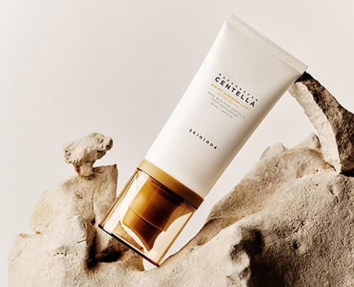 SKIN1004 Madagascar Centella Air-Fit Suncream Ligh...