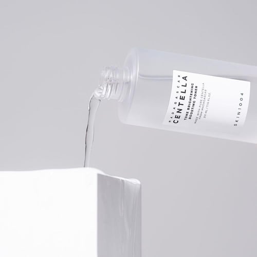 SKIN1004 Madagascar Centella Tone Brightening Boos...