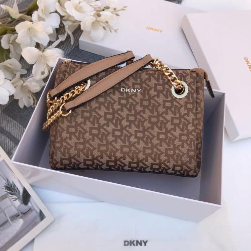 شنطة نسائية دكني DKNY