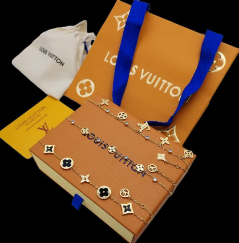 اساور لويس ڤيتون