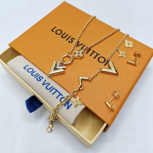 طقم لويس فيتون