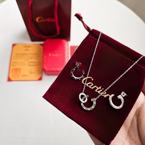 ٍسلسال وحلق كارتير