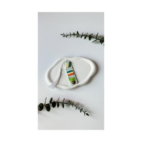 فاصل كتاب بتصميم مكتبة