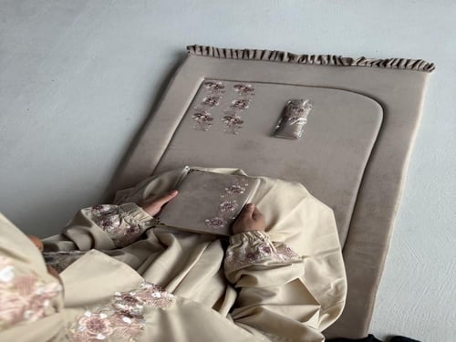 طقم الربيع 春