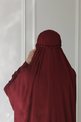 بخنق بمطاط عند الراس - دم الغزال