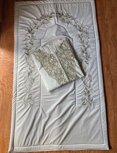 طقم البجعة الذهبية