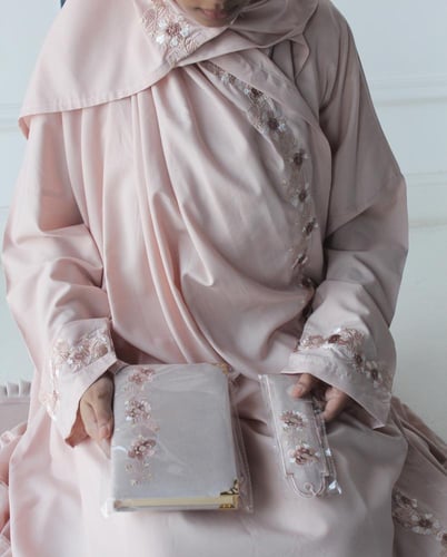 طقم الربيع 春