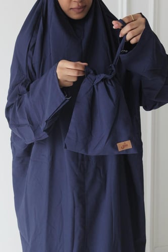 بخنق بمطاط عند الراس - كحلي