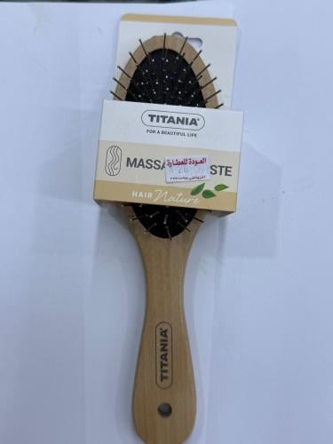 فرشاة شعر خشبية من تيتانيا