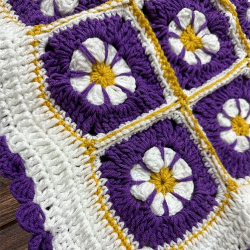 بطانية لبيبي او قطعة على كنب او كرسي هزاز