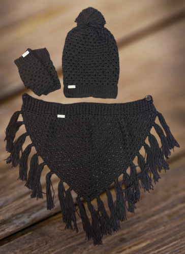 شال مثلث مع قبعة وقفازات