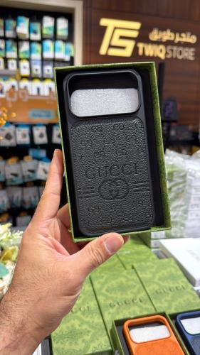 غوتشي - كفر Gucci للايفون ١٧ بروماكس / ١٧ برو اسود