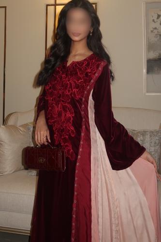 جلابية بتطريز يدوي و خامتين مختلفه