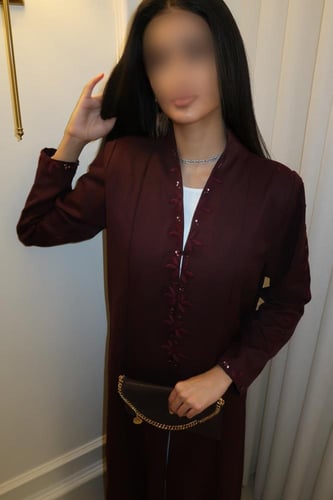 عباية رسميه بتطريز و شك يدوي