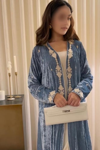 عباية مخمل تطريز يدوي