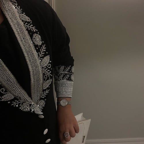 عباية بقصة كلوش و شك يدوي