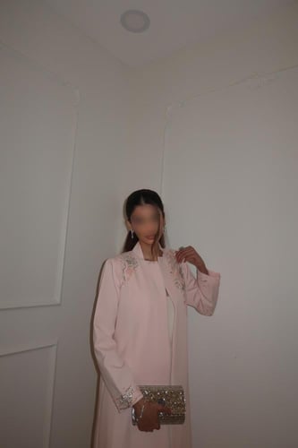 عباية رسميه مع شك يدوي