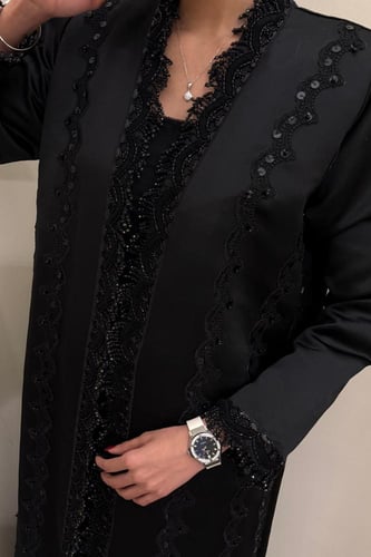 عبايه تفته بتصميم فرنسي