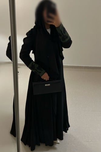 عباية مستوحى من التصميم السعودي