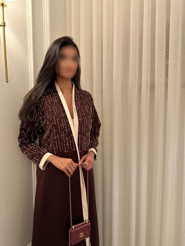 عبايه تفته مزينه بسوارفسكي