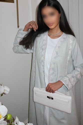 عباية لنن دبل كلو مع تطريز يدوي