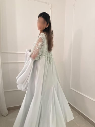 روب دانتيل فرنسي بقصة كلوش