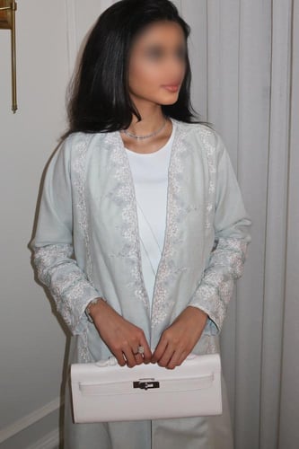 عباية لنن دبل كلو مع تطريز يدوي