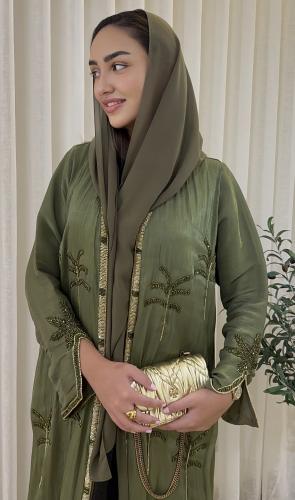 عباية مستوحى من الزي السعودي