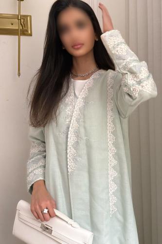 عباية لنن دبل كلو مع تطريز يدوي