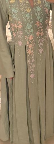 جلابيه بقصه كلوش و شك يدوي