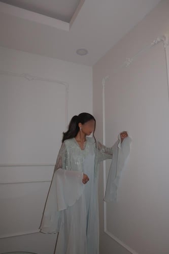 روب دانتيل فرنسي بقصة كلوش