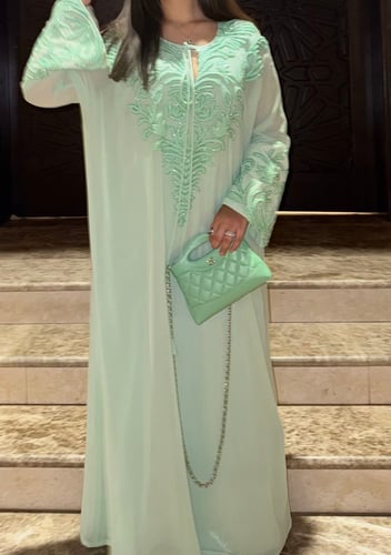 جلابية بخامة الشيفون و شك يدوي