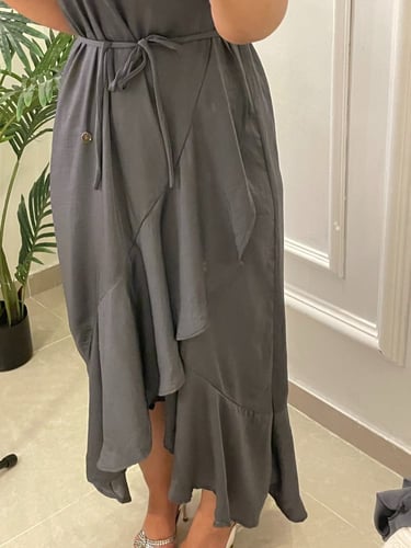 عباية مكونه من 3 قطع فستان و طرحة و عباية