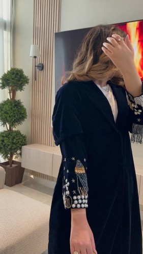 عباية بستايل كيب مخمل