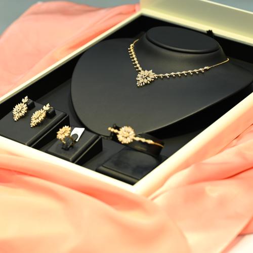 طقم ذهب اصفر لازوردي بيتلز