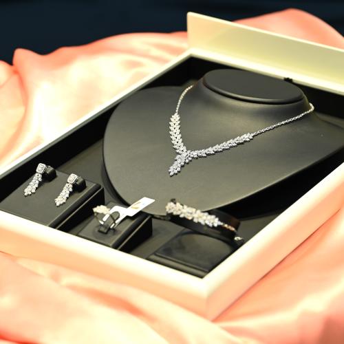 طقم شبكه ذهب ابيض لازوردي يونيون