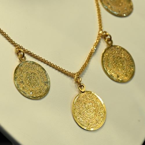 عقد ذهب جنيهات