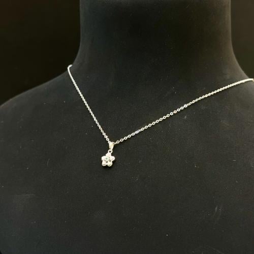 عقد الماس ورد فص اخضر (DD011)