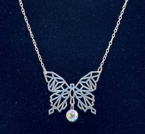 عقد فراشة ذهب (NL.059)