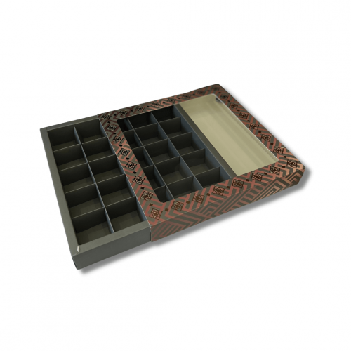 علب شوكلاته مقسمة