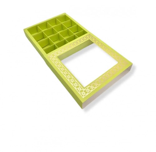 علب حلويات مقسمة