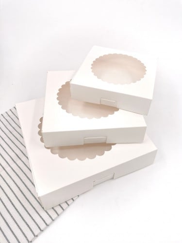 علب شفافه بنافذة