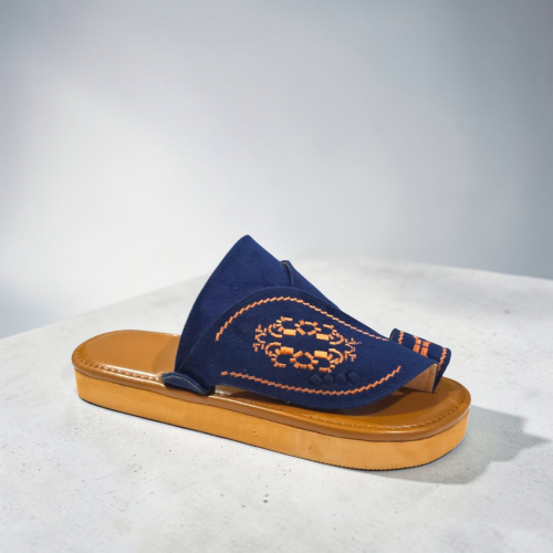 حذاء شرقي كحلي