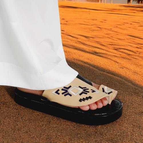 حذاء مطرز شرقي دبل مرتفع