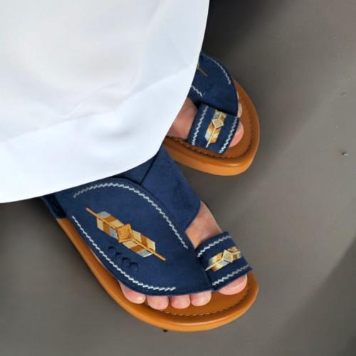 حذاء شرقي -مخمل كحلي × هافان ارتفاع وسط