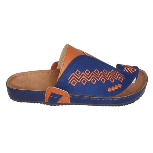 حذاء شرقي - مطرز حفر كحلى مخمل