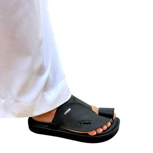 حذاء شرقي صناعة وطنية